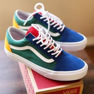 yacht club vans